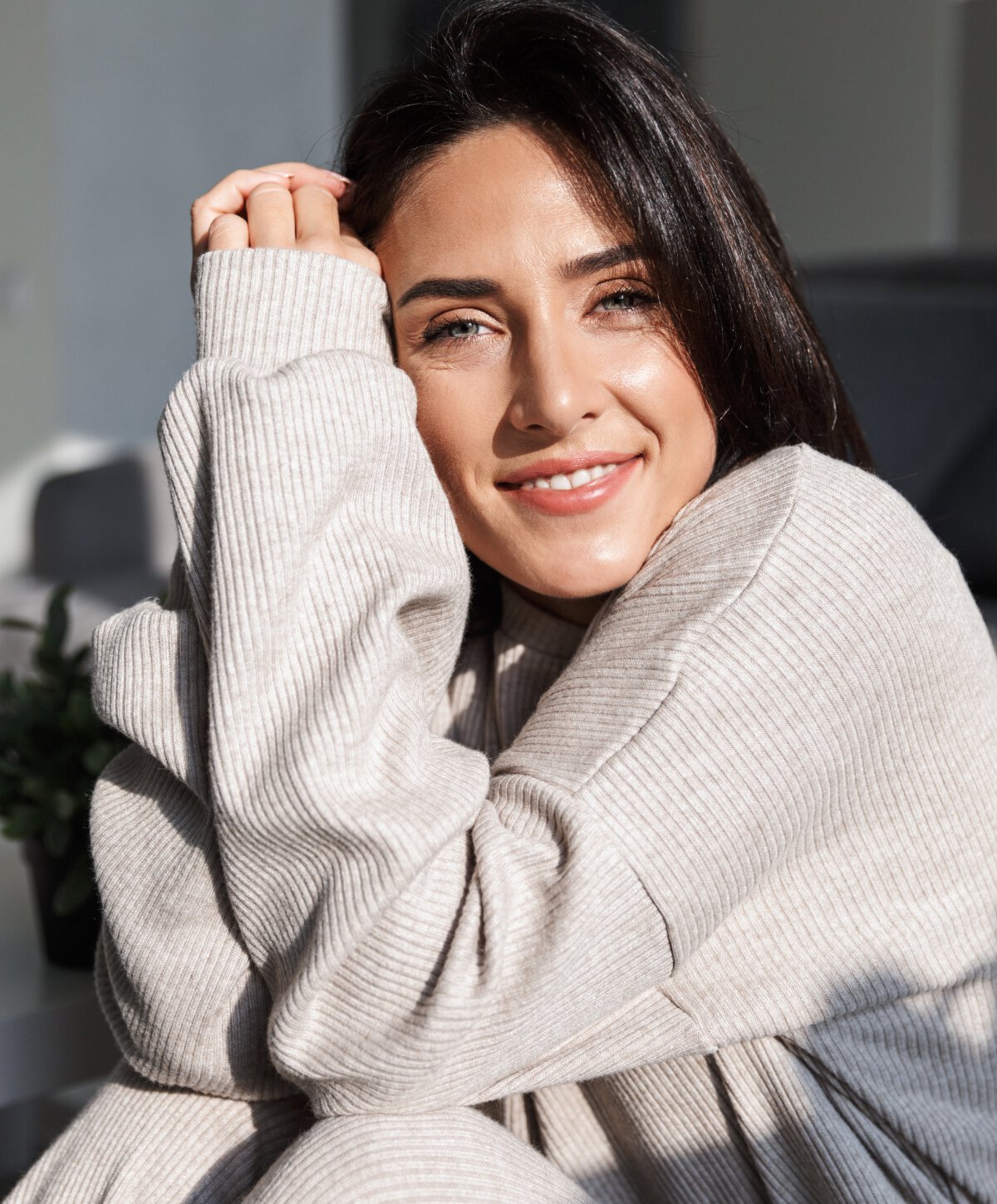 Monmouth County Botox model smiling